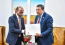 السفير الصحراوي لدى جنوب أفريقيا يسلم رئيس البرلمان الأفريقي رسالة من رئيس المجلس الوطني ويشيد برؤيته للنهوض بالمؤسسة البرلمانية القارية.