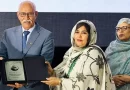 الرئيس إبراهيم غالي يكرم عائلة الشهيد سيدأحمد البلال هدة الذي تحمل الجامعة الصيفية للأطر الصحراوية إسمه