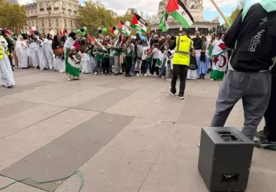 باريس :وقفة تضامنية مع المعتقلين السياسيين الصحراويين واحتفاء بالذكرى الحادية والخمسين للوحدة الوطنية